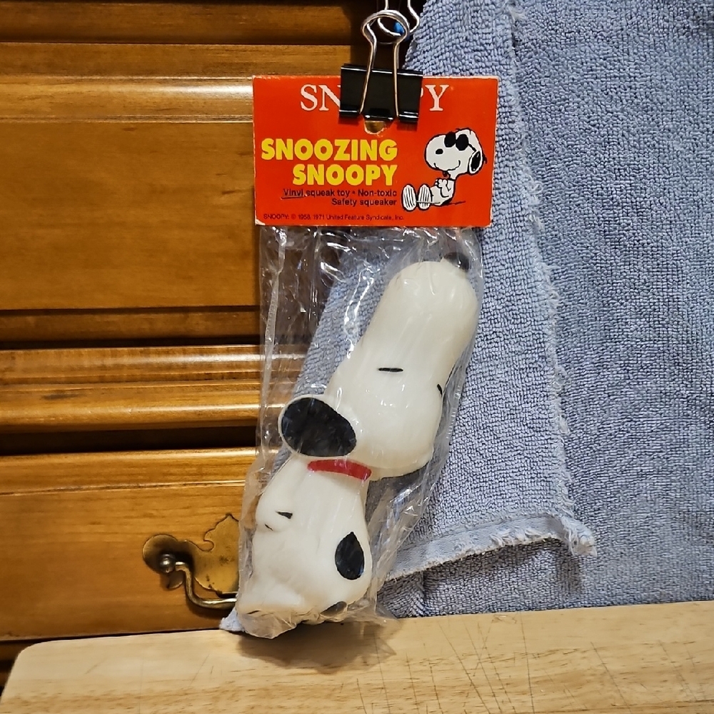 Vintage 1971 Unopened Peanuts Charlie Brown's Dog "Snoozing Snoopy" Squeaky Toy